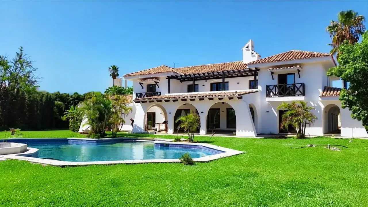 Mansión en Puerto Banús — Marbella 2023