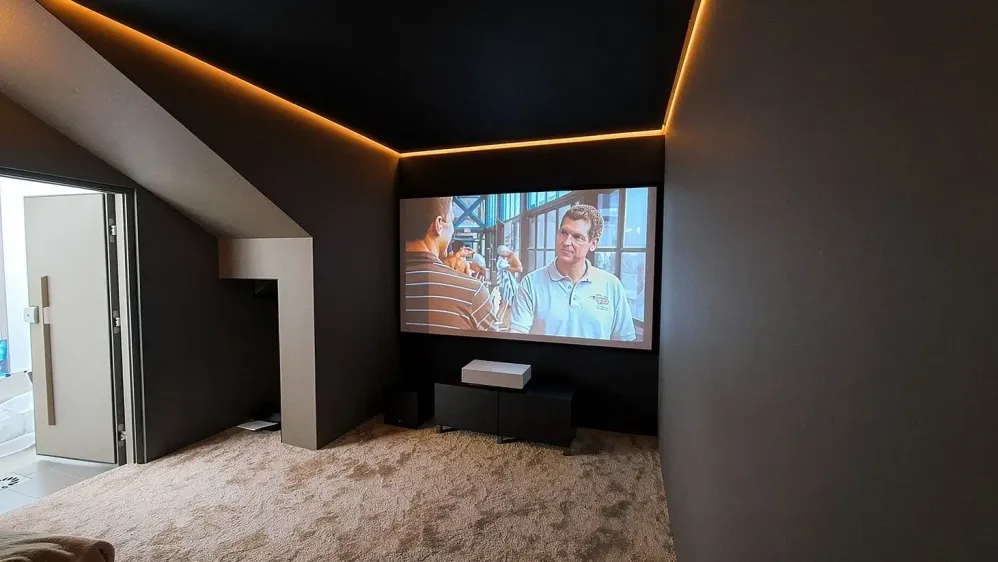Casa Tiago, Somosaguas — sala de home cinema